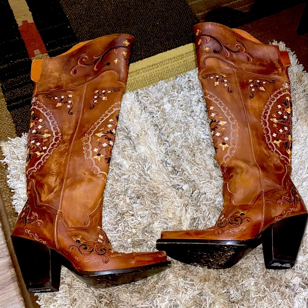 Ladies Dan Post boots, size 8, real genuine leather.